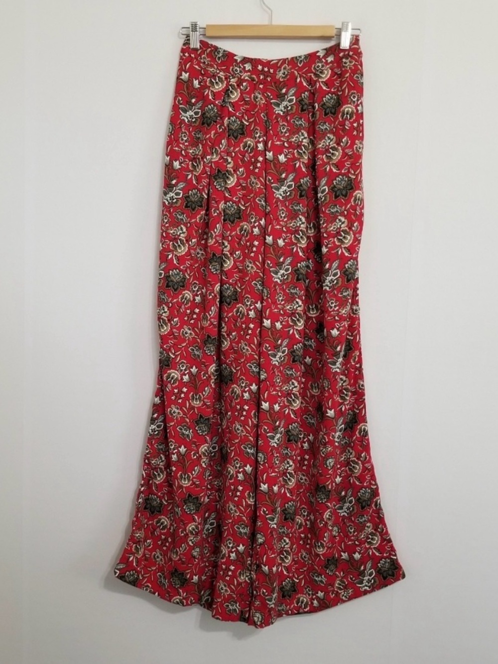 Gorgeous Making the Cut Wide Leg Floral Pants Size Small